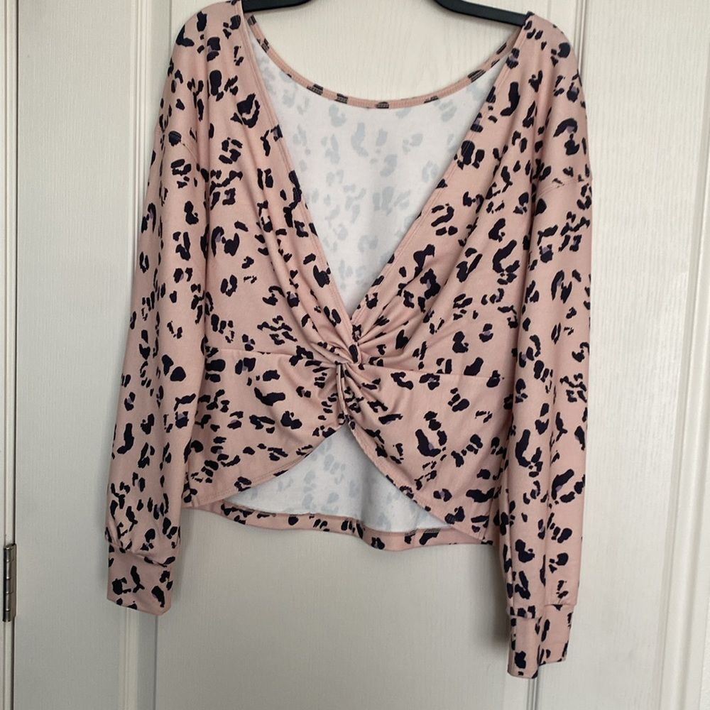Cupshe two way pullover top. Wear it several ways and off the shoulder look Sz M - Picture 4 of 16